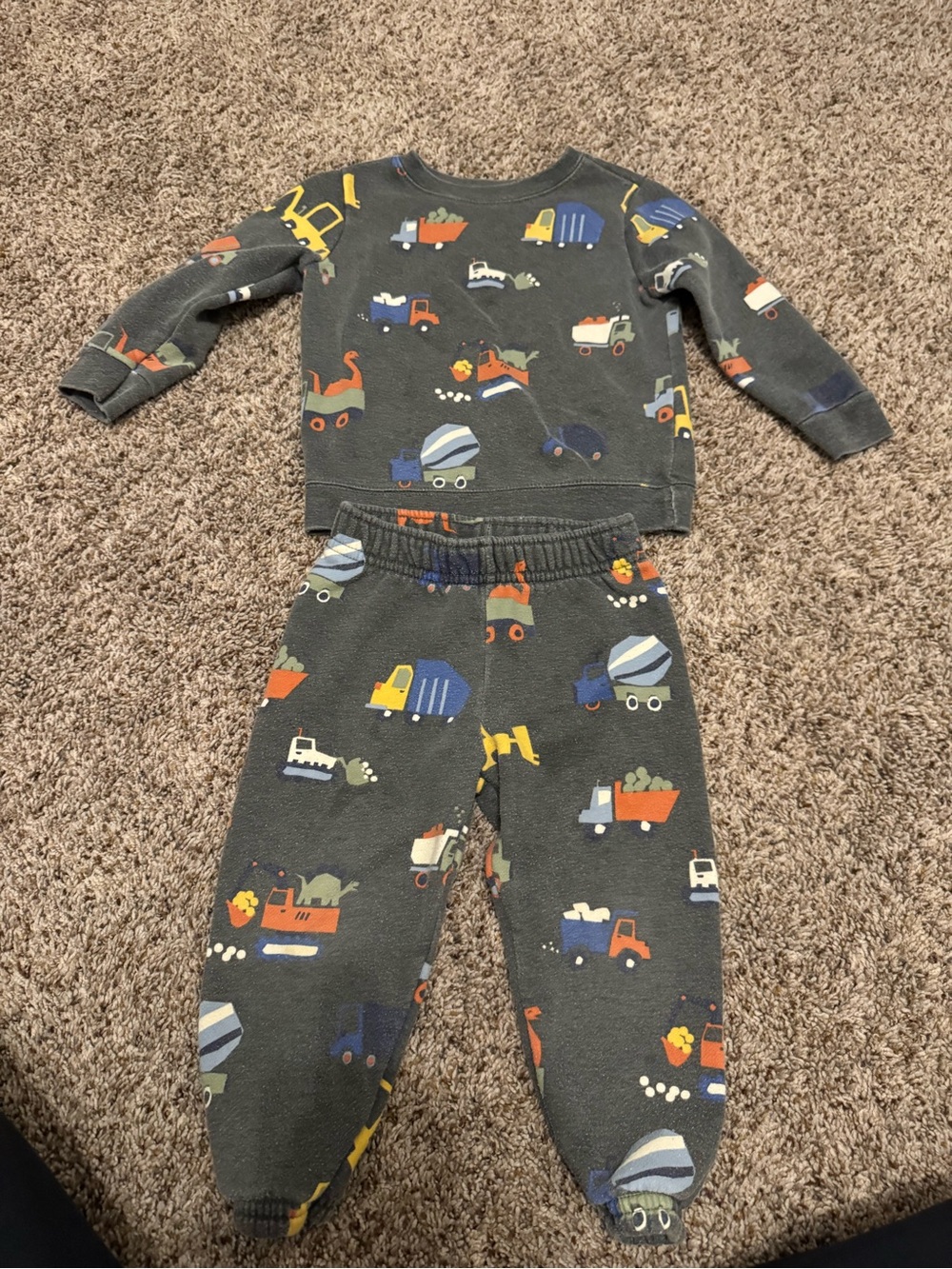 Toddler Truck Print Sweatshirt & Joggers Set - Charcoal with Multicolor Trucks